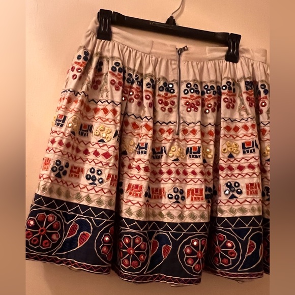 Alice and Olivia Tania mini skirt gently pre-used - Picture 10 of 12